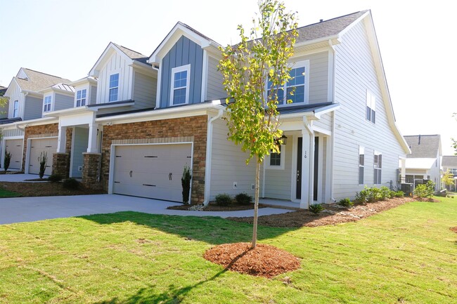 Building Photo - 16 Hasbrook Ln