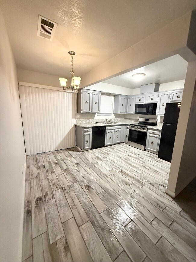 Foto del edificio - 7089 N Howard St