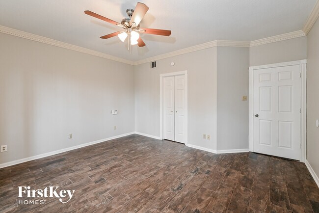 Building Photo - 17631 Surreywest Ln