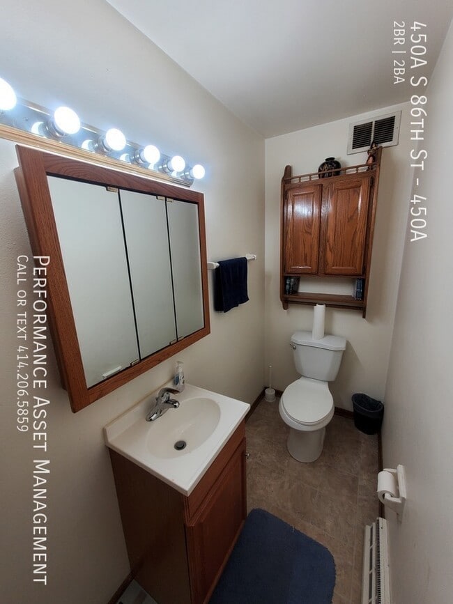Foto del edificio - Charming 2BED/1.5BATH Multi-Level Townhous...