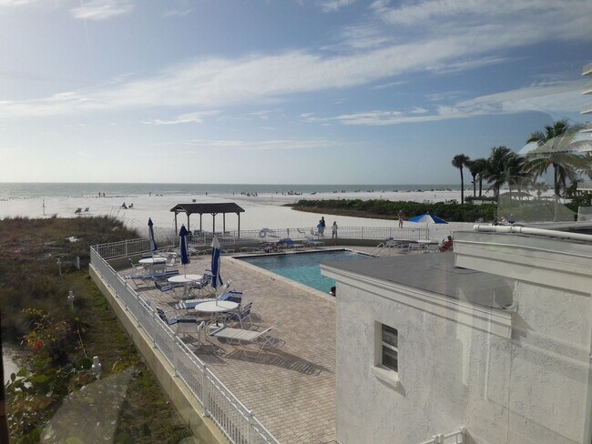 Building Photo - Annual UNfurnished spacious 3/3 condo on t...