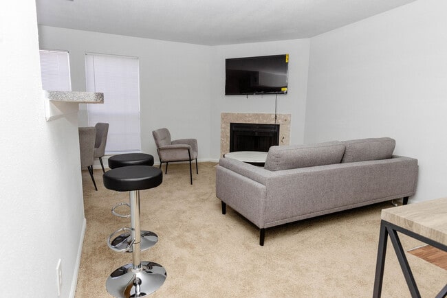 Building Photo - 1205 Ashleigh Dr