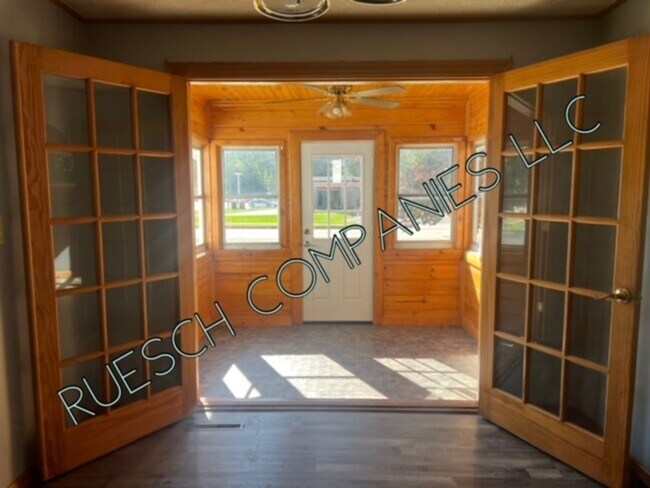 Building Photo - 3 Bedroom House