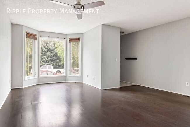 Photo du bâtiment - Modern 2 Beds, 1 Baths Main Floor/ Upper |...