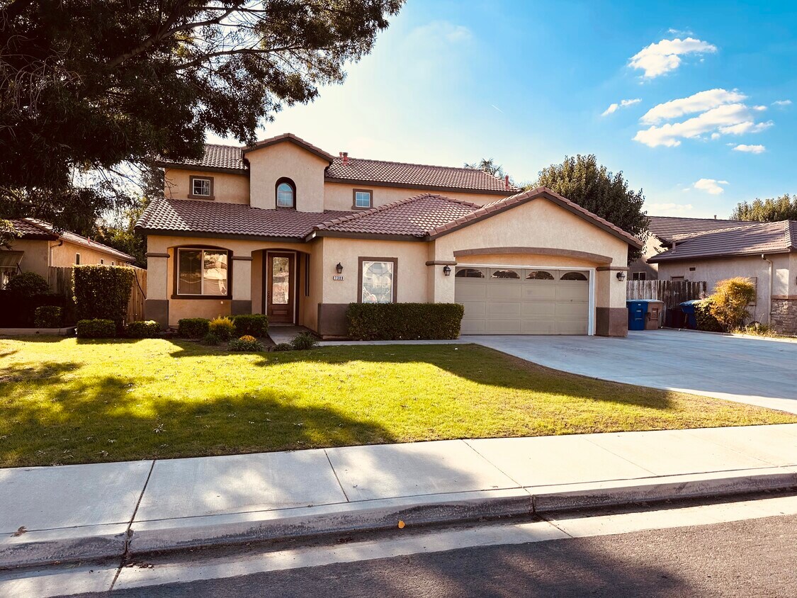7309 Sleepy Lagoon Dr, Bakersfield, CA 93312 House Rental in