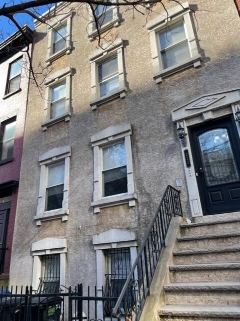 Primary Photo - 222 Hudson St