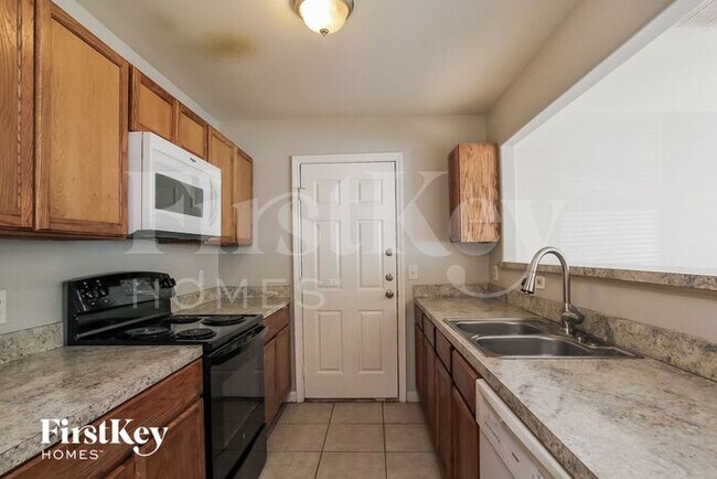 Building Photo - 3007 La Estancia Ln
