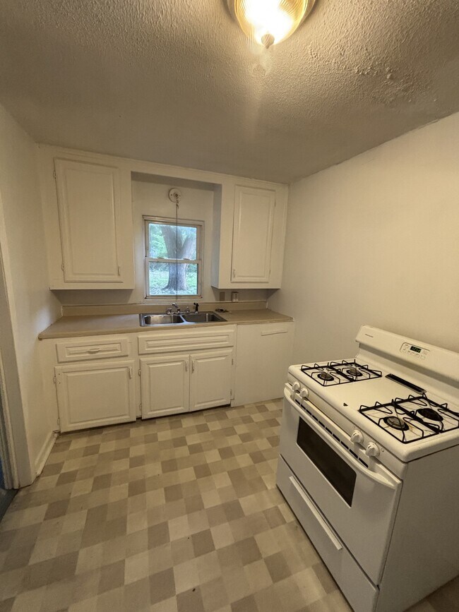 Foto del edificio - 1738 N Poplar Ave