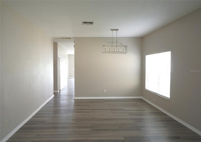 Building Photo - 9468 Leatherwood Ave