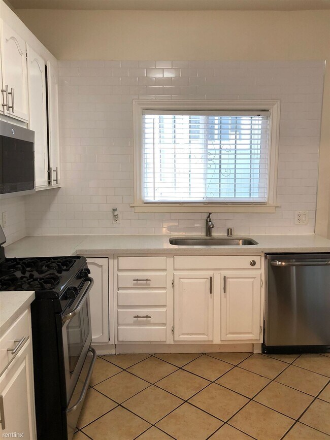 Building Photo - 5 br, 2.5 bath House - 774 22nd St