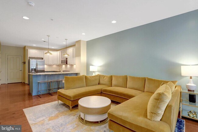 Foto del edificio - 2406 Potomac Ave