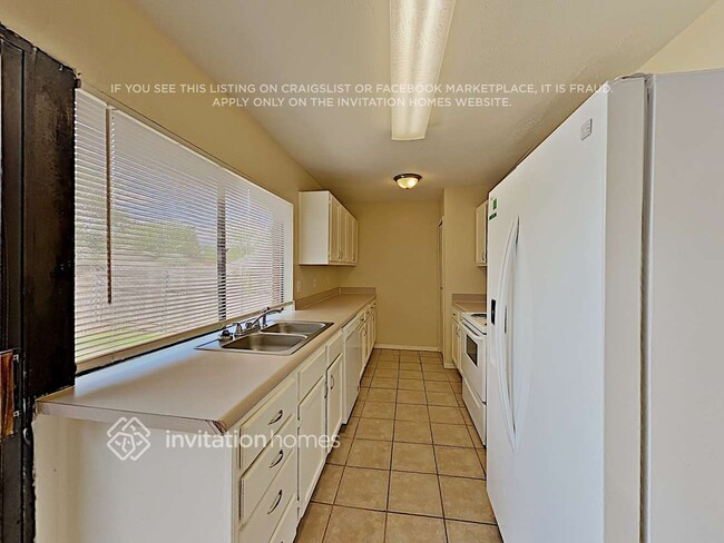 Building Photo - 9205 Fairmont Cir