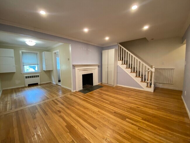 Foto del edificio - 120 Foster Ter