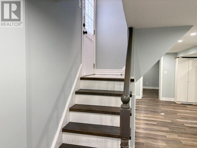 Building Photo - 83 Clonmore Dr