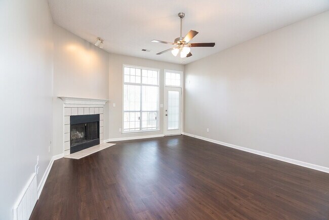 Building Photo - 9714 Java Cove