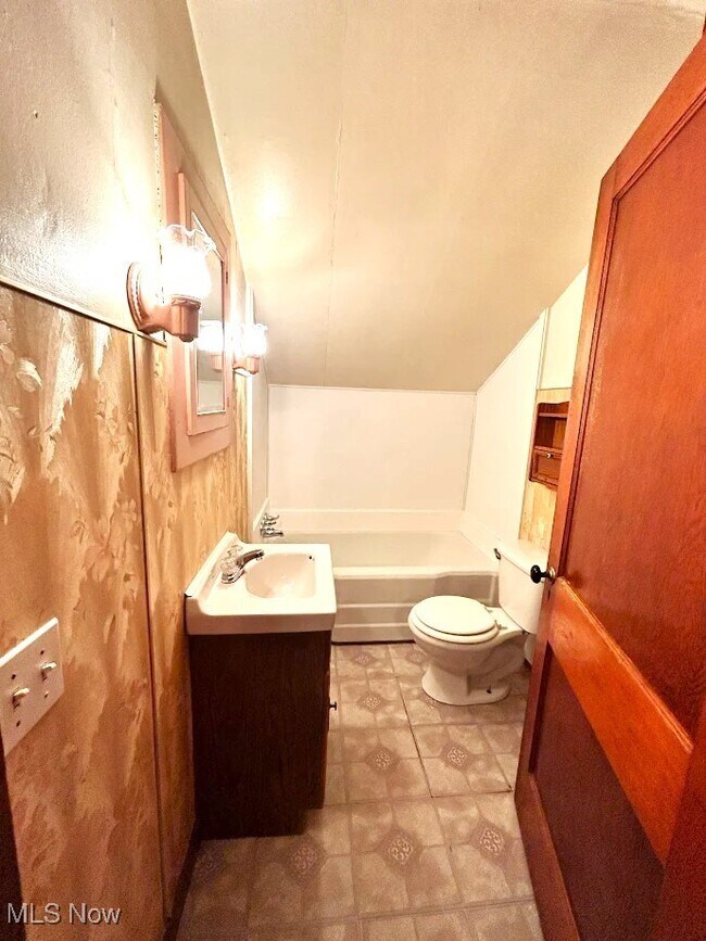 Foto del edificio - 828 Cove Rd