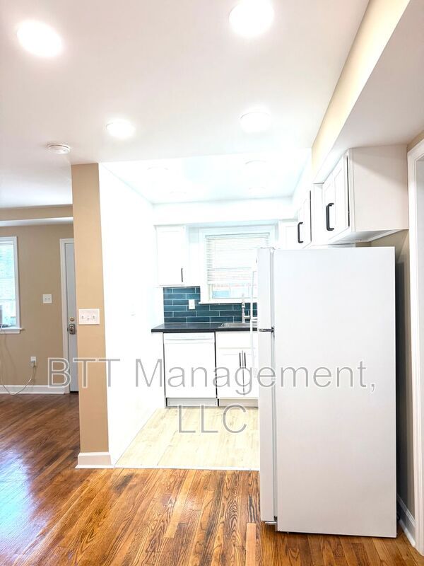 Foto del edificio - 8712 Bradford Rd
