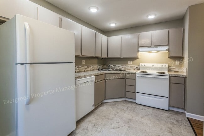 Building Photo - 3023 Denver St