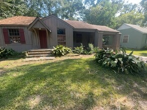 Building Photo - 523 Woodbury Rd