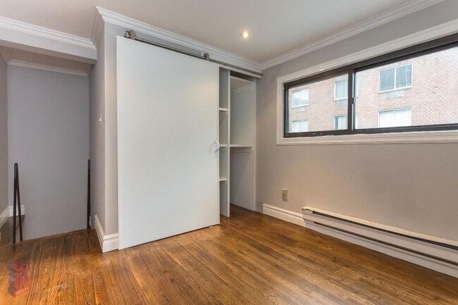 Building Photo - 219 E 23rd St