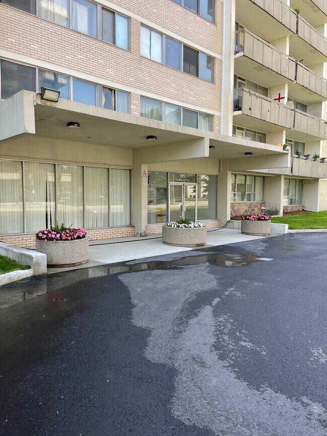 Photo du bâtiment - Park Heights Limited