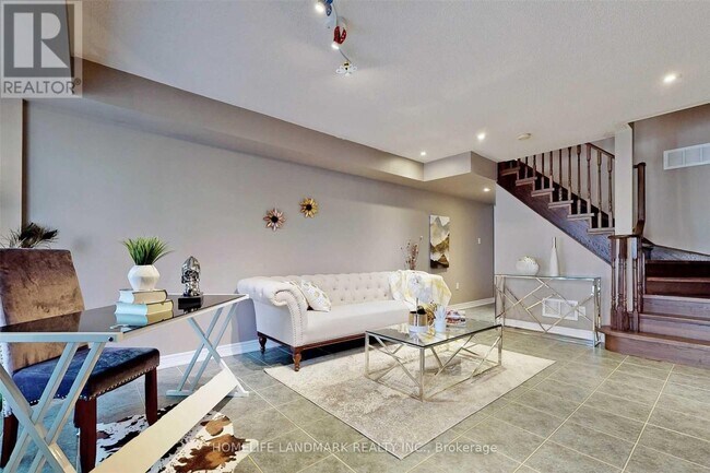 Photo du bâtiment - 2767 Bur Oak Ave