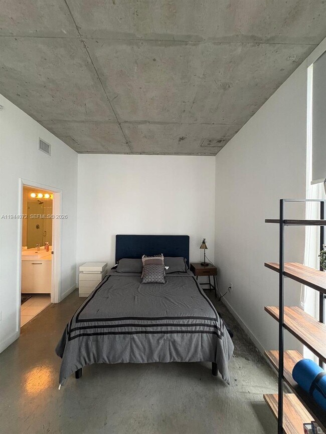 Foto del edificio - 151 SE 1st St