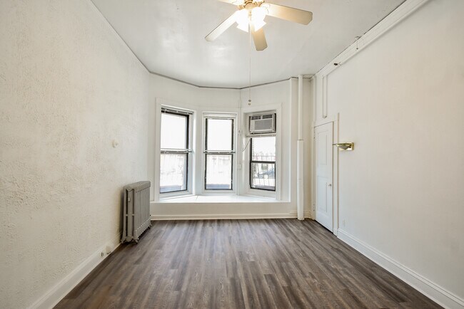 Foto del edificio - 90 Westland Ave