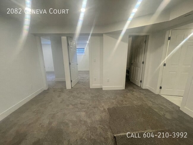 Building Photo - 2 Bedroom Suite With A/C In Abbotsford Inc...