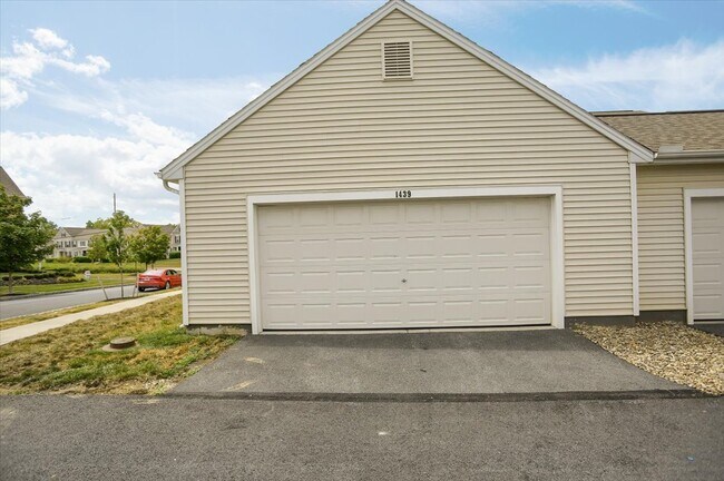 Foto del edificio - 1439 Keegan Ln