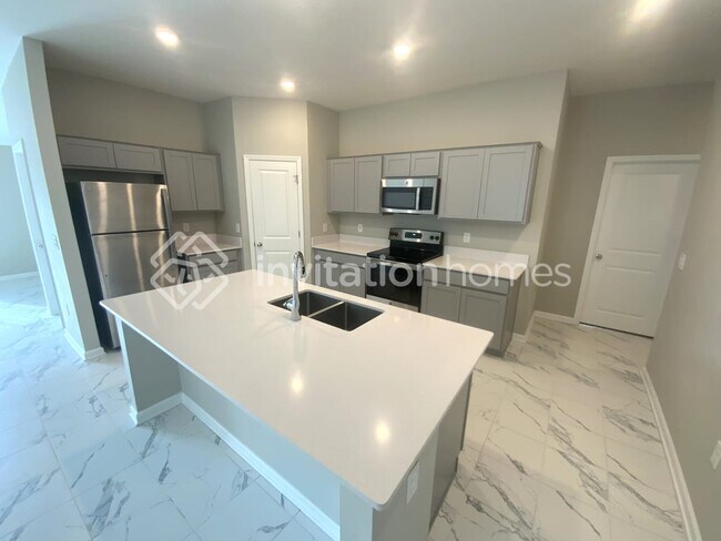 Building Photo - 4340 Holstein St