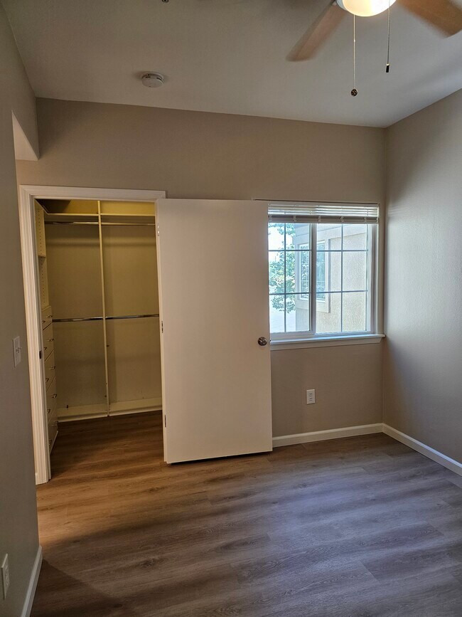 Building Photo - 4200 E Commerce Way