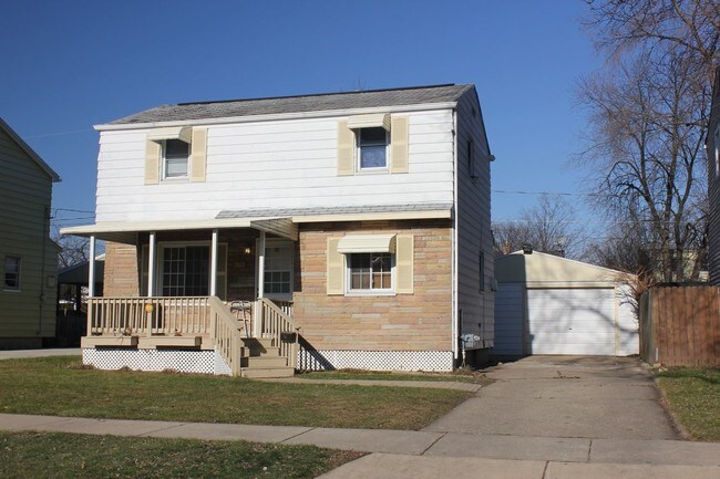 Building Photo - 3601 Holly Ave
