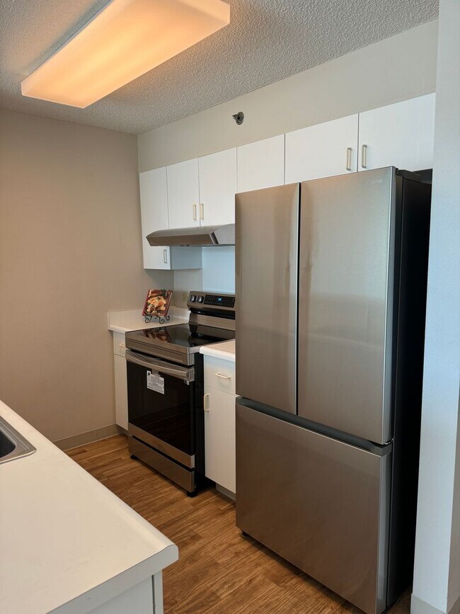 Building Photo - Country Club Village 6 - 2 Bedroom 1.5 Bat...