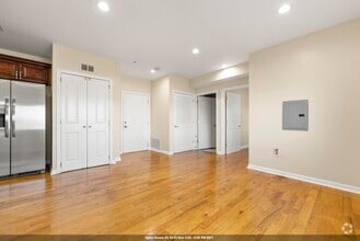 Building Photo - 605 New York Ave