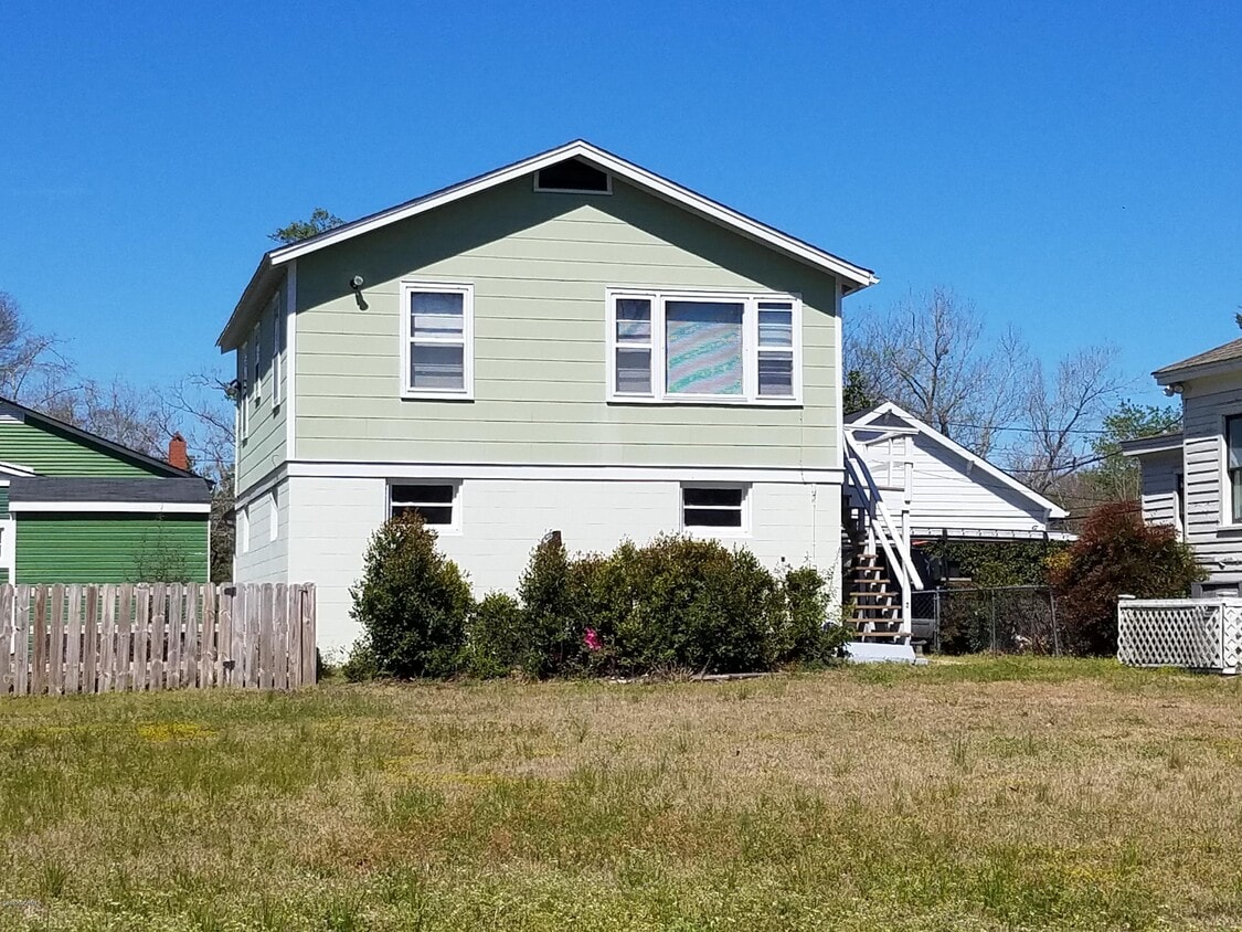 Primary Photo - 2019 Barnett Ave
