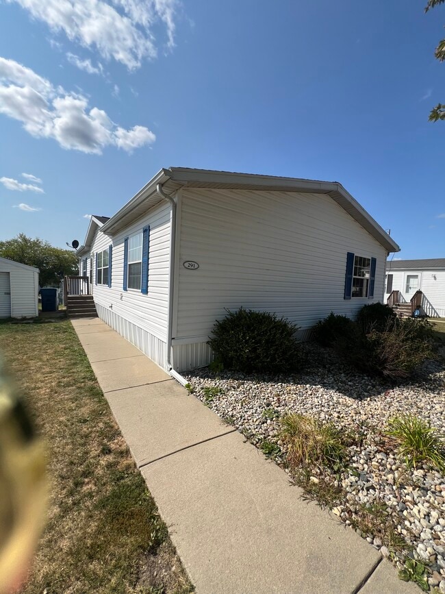 Building Photo - 291 Medina River Ct