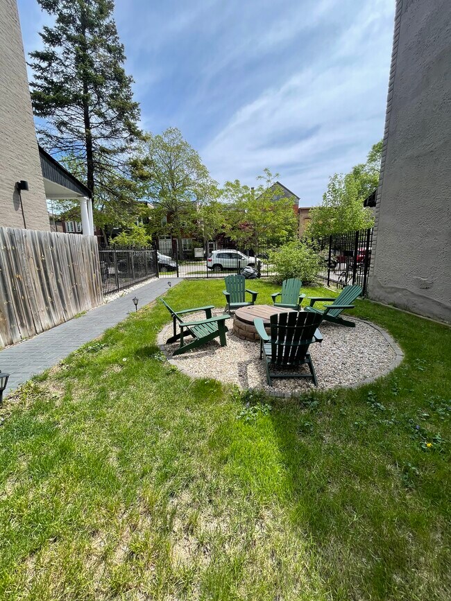 Foto del edificio - 1514 N Maplewood Ave