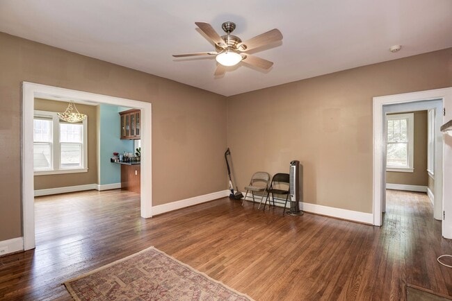 Building Photo - 3 Bed 2.5 Bath - Takoma Park Craftsman - Spacious Rear Deck