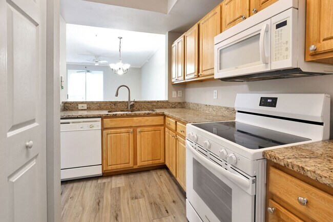 Foto del edificio - 5700 Bentgrass Dr
