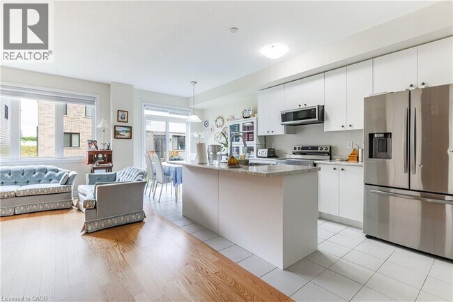 Building Photo - 73 Keelson St