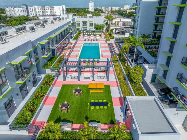 Foto del edificio - Fourteen Main Street Residences