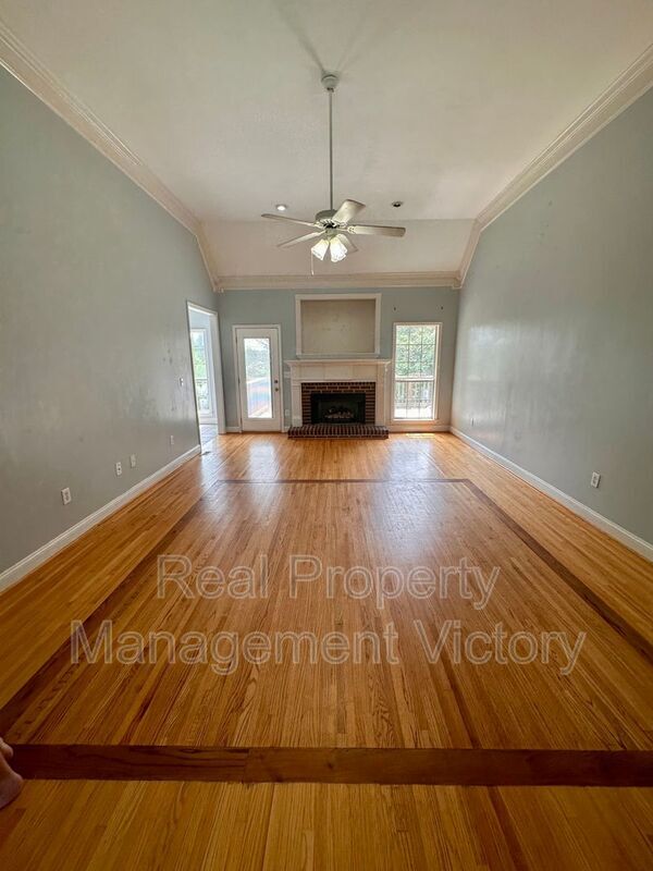 Foto del edificio - 219 Grandview Pkwy