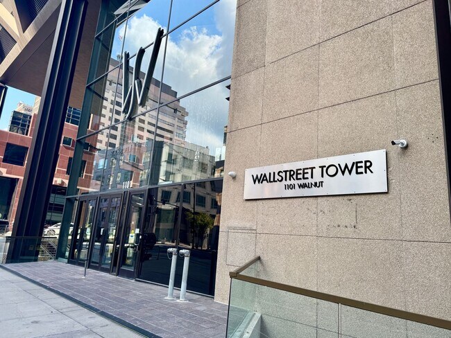 Foto del edificio - Wallstreet Tower Condo
