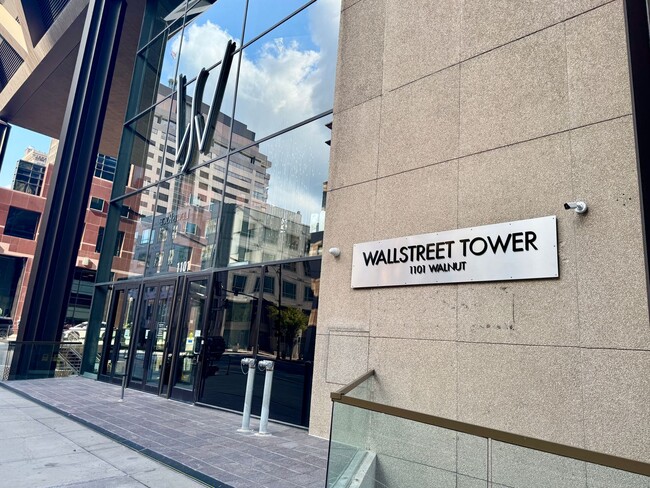 Building Photo - Wallstreet Tower Condo