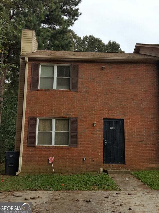 Foto del edificio - 904 Holden Ln