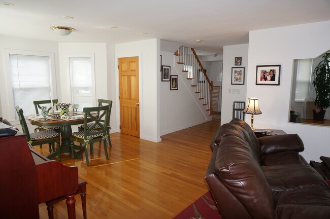 Building Photo - 97 Pleasant St
