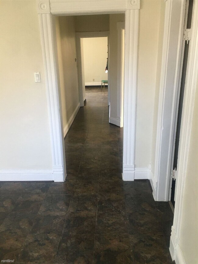 Building Photo - 2 br, 1 bath House - 224 Powell St SE Apt 2