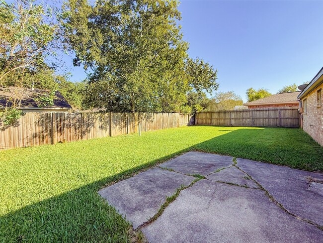 Building Photo - 2906 Quail Valley E Dr