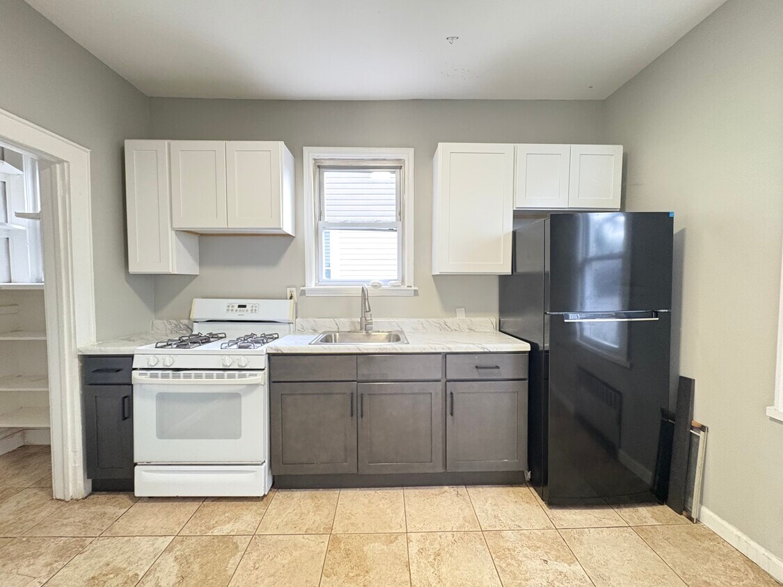 Foto principal - 295 Isabella Ave